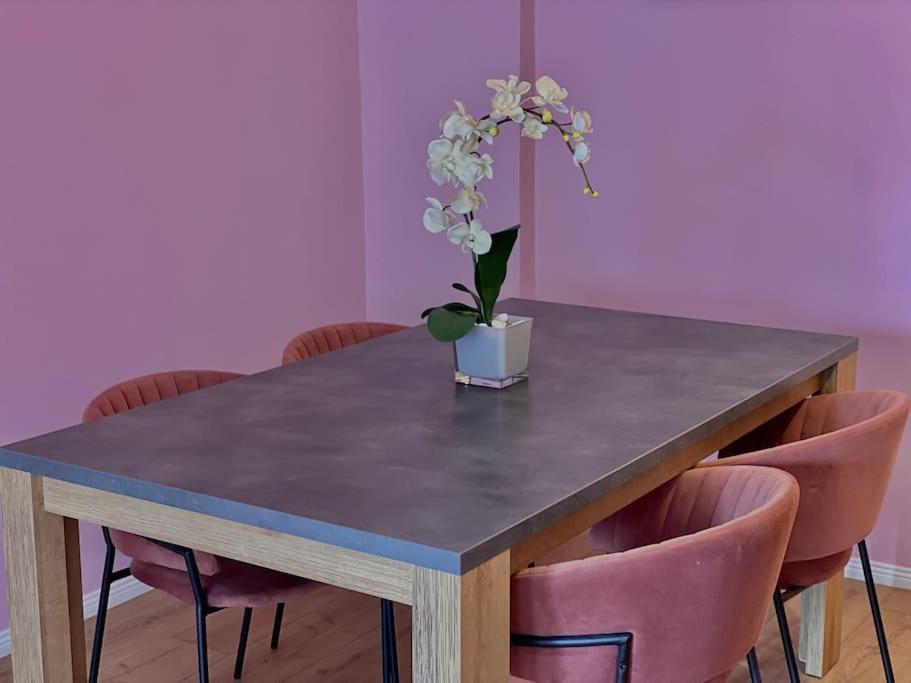 טיראנה Coral Apartment - City Center מראה חיצוני תמונה